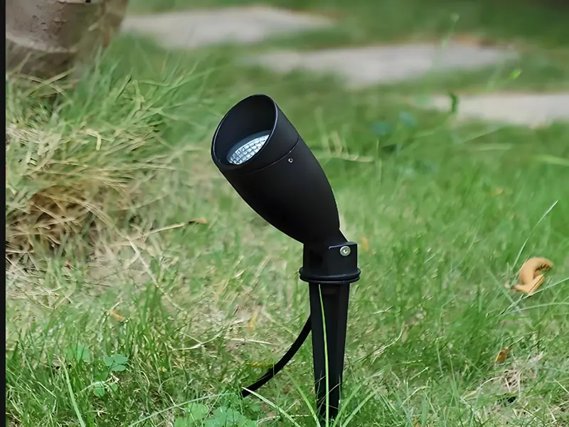 How to Choose the Right Spike Lights for Your Garden