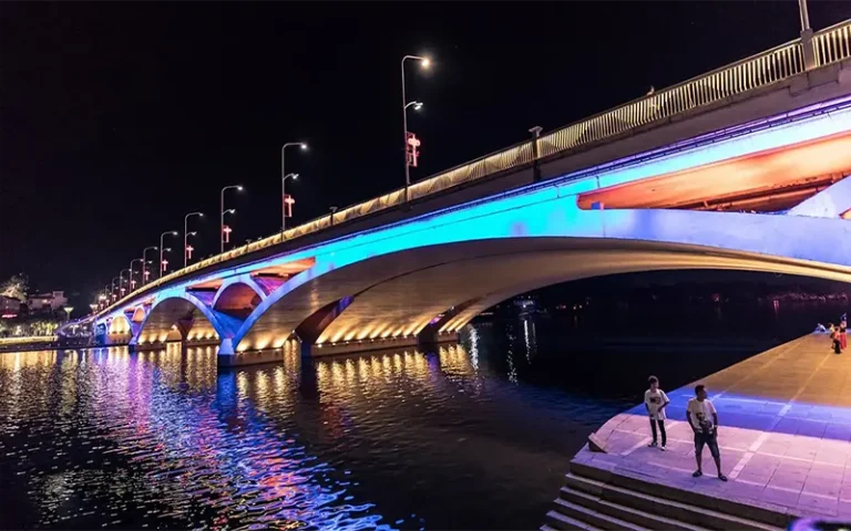 Bridge lighting design using linear LED fixtures to highlight bridge outlines and architectural structure