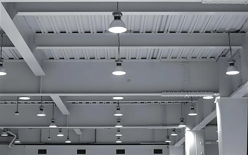 High Bay vs Low Bay Lighting: an example with high-bay-lighting used in a retail store